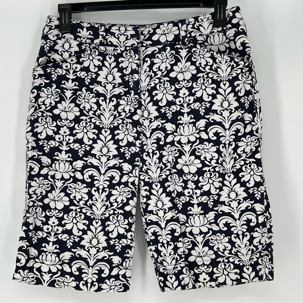 JONES NEW‎ YORK NWOT NAVY AND WHITE FLORAL LONG SHORTS COTTON W/COMFY STRETCH